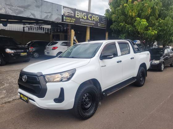 TOYOTA HILUX 2.8 D-4D TURBO DIESEL CD POWER PACK 4X4 MANUAL